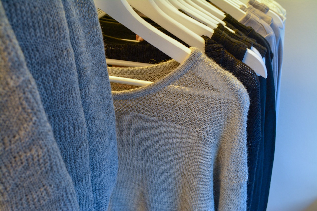 Transitional Dressing: How to Style Your Wardrobe Between Seasons